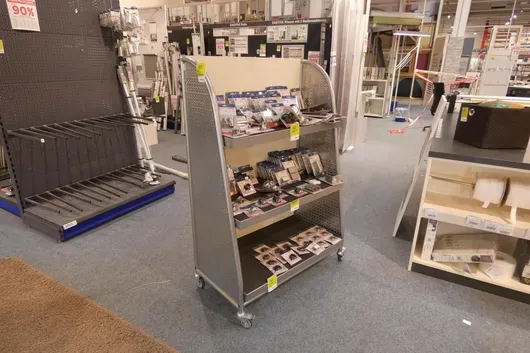 Étagère de vente, mobile, sans contenu