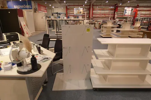 Warenpräsenter, ohne Inhalt