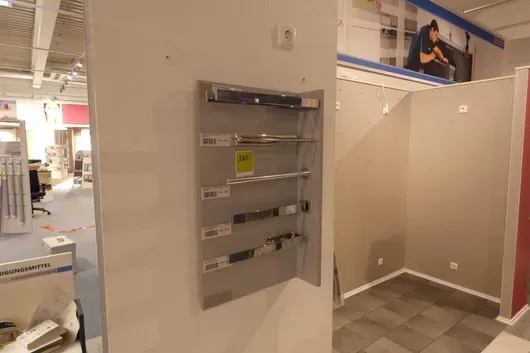 Obsah vzorníkové stěny (držák na ručníky)