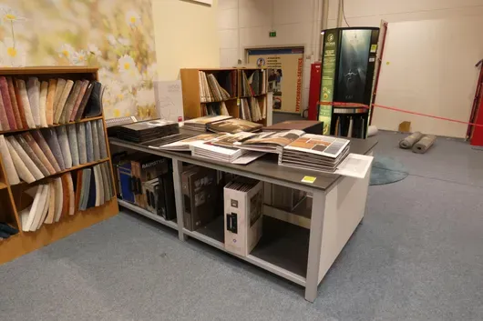 Inhoud verkooptafel (tapijtmonsters)