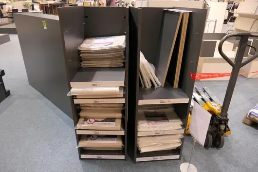2x Shelf with goods (anti-slip mats)