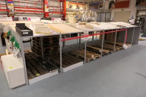 Display rack / sales island for floor coverings, metal frame, without contents