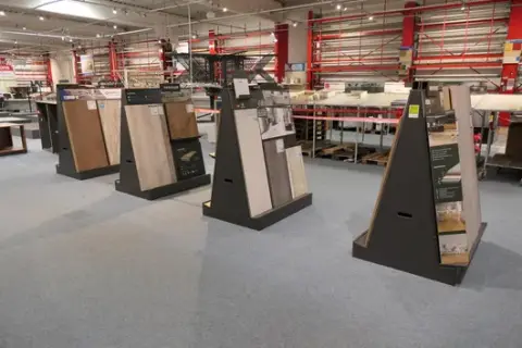 4x display shelf, with contents (sample boards)