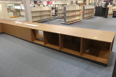 4x Table/Shelf