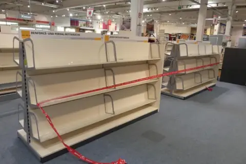 2x Goods shelf, without contents