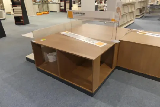2x Table/Shelf
