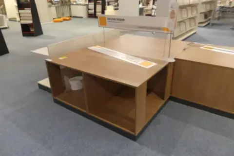 2x Table/Shelf