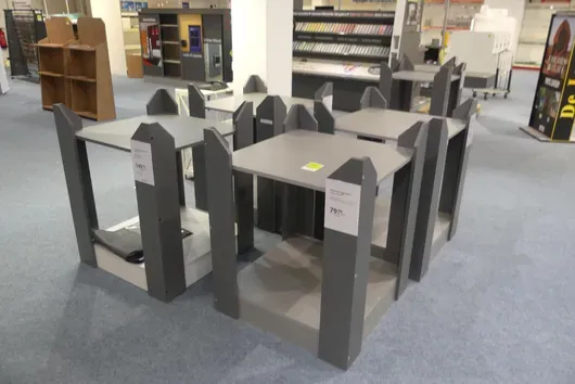 4x Table/Shelf