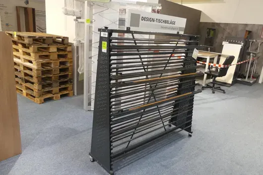 Rolling display stand (for table tops)