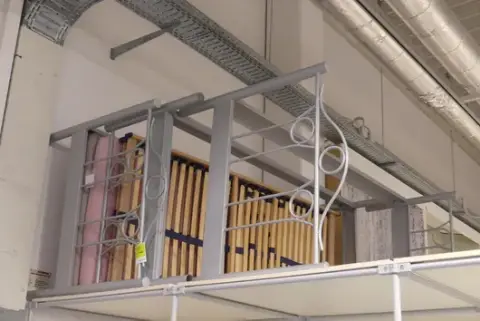 3x crib (partly with slatted frame, mattress)