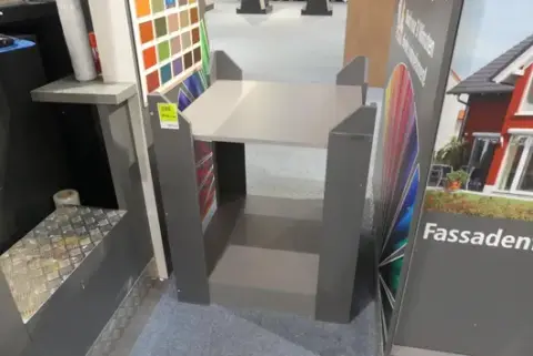Table/shelf