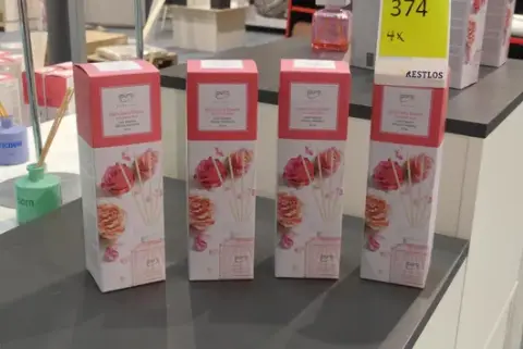 4x ipuro - Room fragrance "lovely flowers", with reed sticks