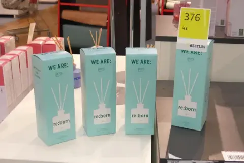 4x ipuro - Room fragrance "re:born", with reed sticks
