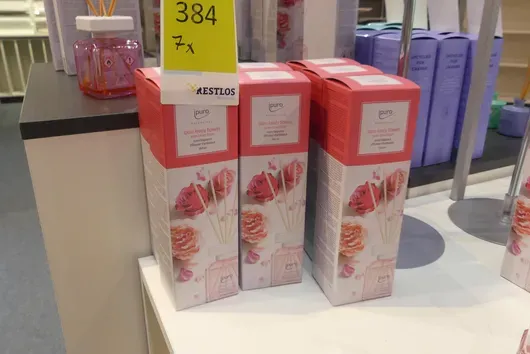 7x ipuro - Essentials room fragrance "lovely flowers", with reed sticks
