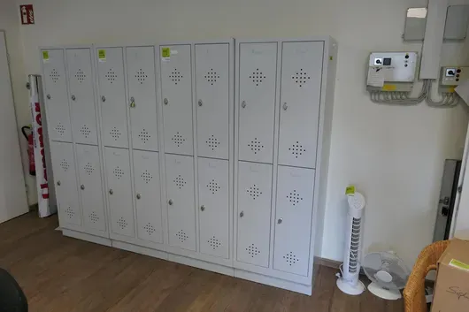 2x Spindschrank