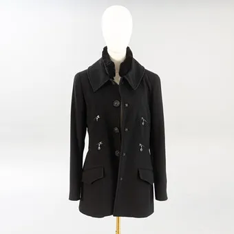 CHANEL. Bunda s odnímatelným límcem z králičí srsti, Pre-Fall 2002, FR 40.