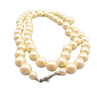 Collier de perles avec fermoir en argent 835