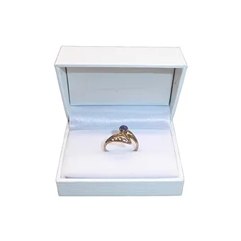 RING IN BLATTFORM AUS 835ER SILBER MIT LAPISLAZULI.