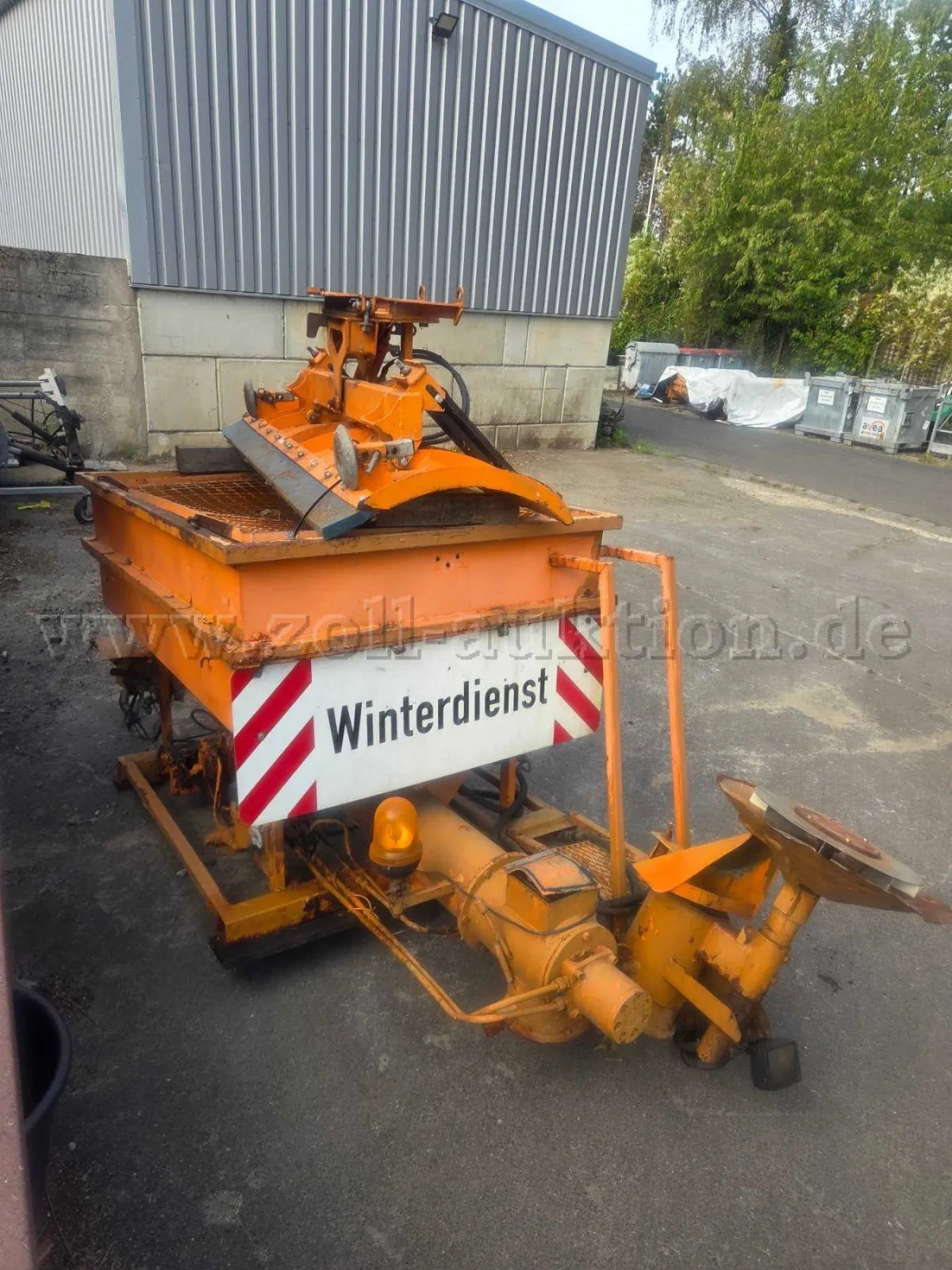 1 снегоуборочный отвал Gemeiner GSP 170 L и пескоразбрасыватель для Multicar