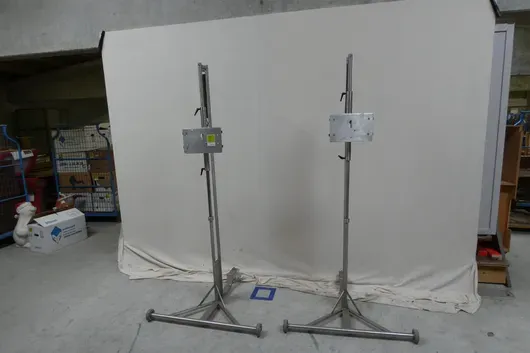 2x stojany na monitor