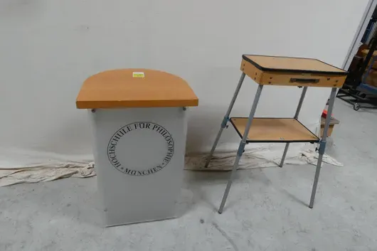 2x Beistelltisch, divers