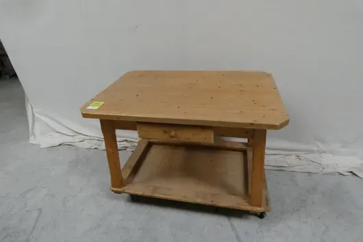 Table, without casters