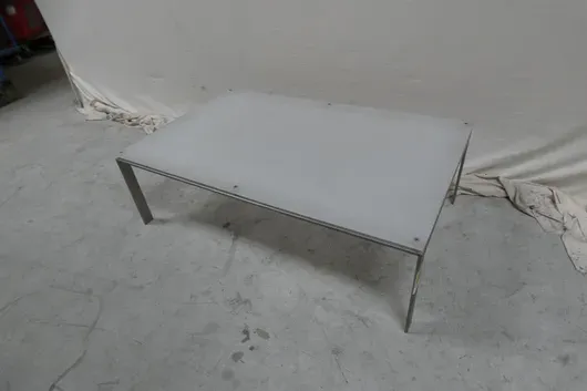 Konferenční stolek