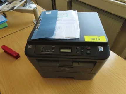 1 multifunkční zařízení, značka: Brother, typ: DCP-L2500D