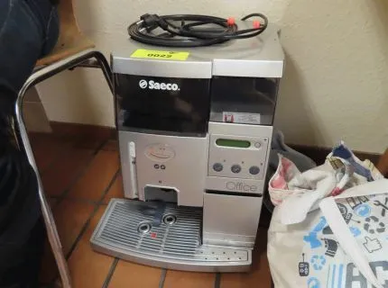 1 fully automatic coffee machine, make: Saeco, type: Royal Office, defective