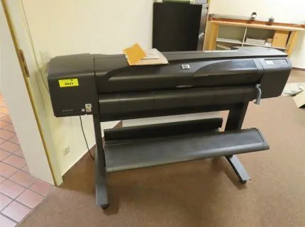 1 Plotter, Fabrikat HP, Typ: Designjet 800 PS, Seriennummer SG58IB2002 sowie Ersatzteilträger, Fabr.: HP, Typ: Designjet 800