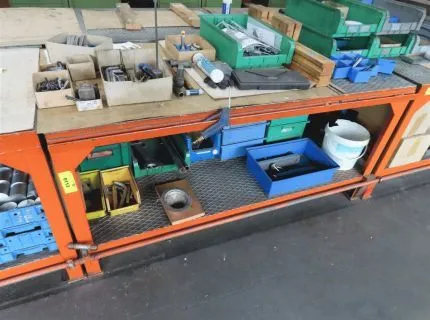 1 Arbeitstisch, Metallausführung, Maß je ca. 170 x 80 cm