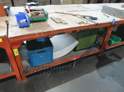 1 Arbeitstisch, Metallausführung, Maß je ca. 170 x 80 cm