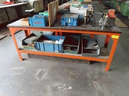 1 table de travail, en métal, dimensions env. 170 x 80 cm