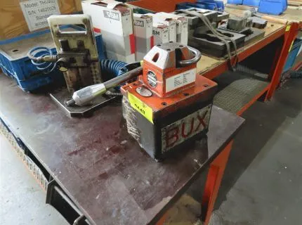 1 lifting magnet, make: Bux, type: CM1, year: 1986, payload 400 kg