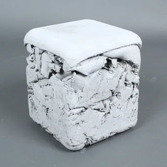 NICOLAS LE MOIGNE. für Swisspearl, Gartenhocker, '' Trash Cube '' UNIKAT.