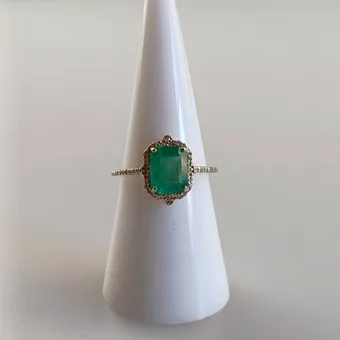 Smaragd-/diamantring - geelgoud 585/000 (14K), natuurlijke smaragd van ca. 1,63 ct