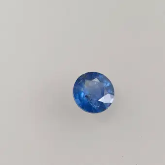 Přírodní safír v briliantovém brusu 3,29 ct