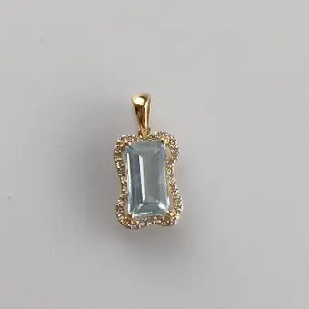 Aquamarijn / diamant hanger - geelgoud 585/000 (14 K), natuurlijke aquamarijn in baguetteslijpsel van 1,45 ct