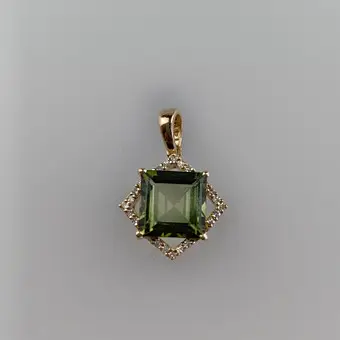 Pendentif tourmaline / diamant - or jaune 585/000 (14 K), tourmaline naturelle taille carrée de 2,38 ct