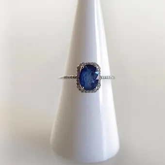 Saffier- en diamantring in platina 950, natuurlijke saffier ca. 2,05 ct