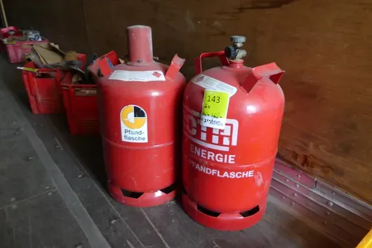 2x Gasflaschen