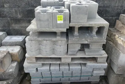 2x Pallet with contents - stone building elements