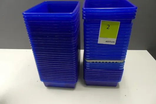 Lot of plastic storage baskets, blue