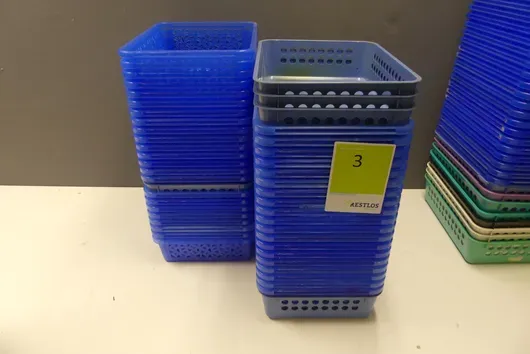 Lot of plastic storage baskets, various colours