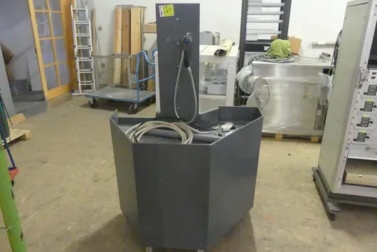 PVC-staander met opvangbak en handdouche, rolbaar