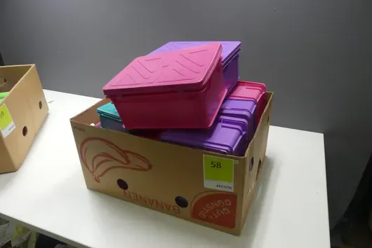 Lot of plastic storage boxes with lid, various sizes and colors