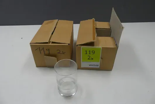 Partij Adelholzener drinkglazen