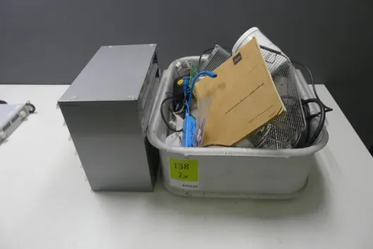 Workshop assortment (small parts magazine, tub with cables, wire basket, microscope manual)