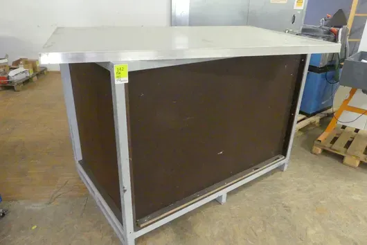 Transport crate with metal frame, wooden panel walls and lid