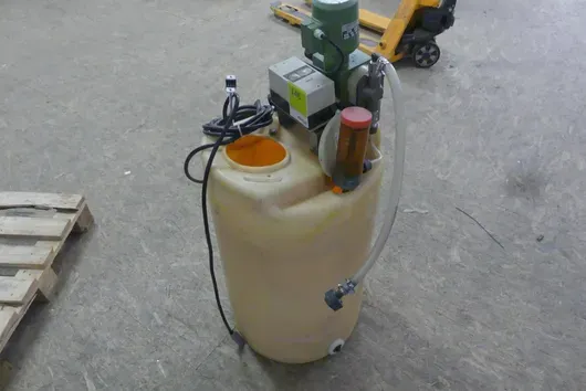 Scheider & Kraft - Motor unit with canister and reservoir
